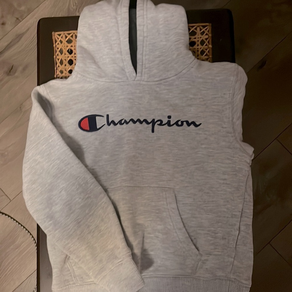 Champion sweatshirt size 6 boys like new condition